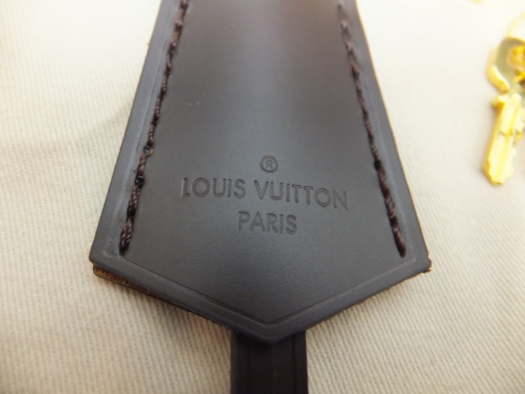 Louis Vuitton　アルマ　ダミエのクロシェットの刻印